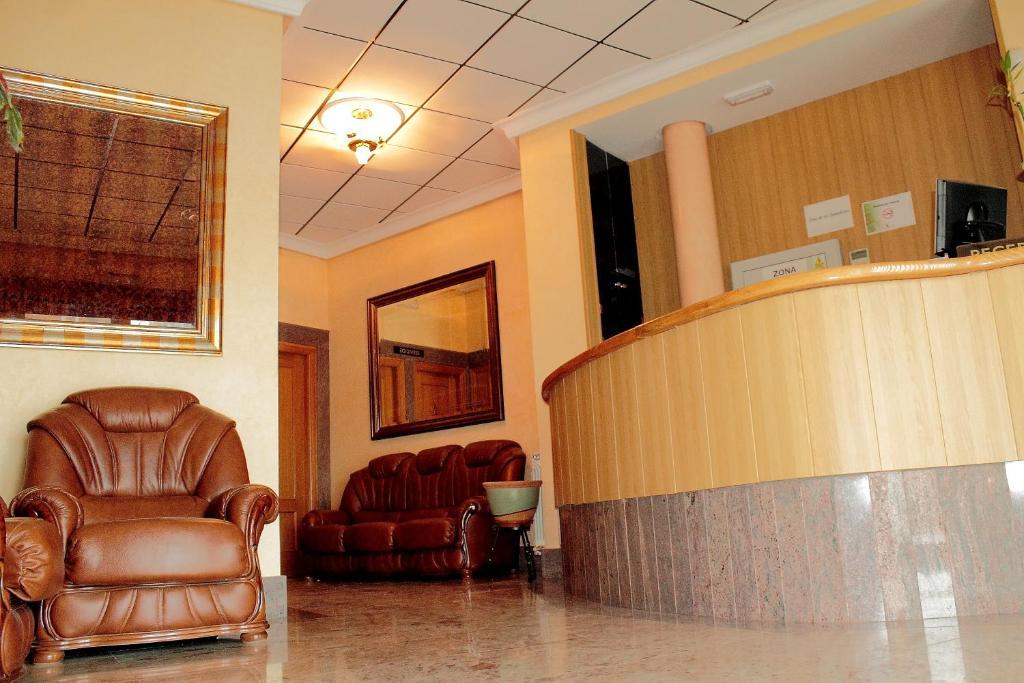 Hostal Castilla Benavente Extérieur photo